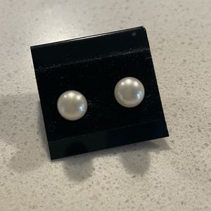 10k Gold Pearl Earrings